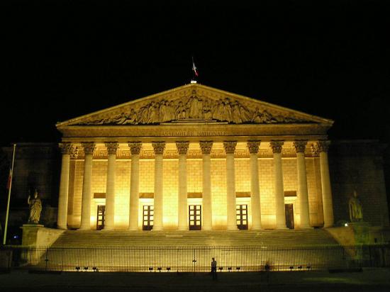 assemblee-nationale-de-nuit-2.jpg